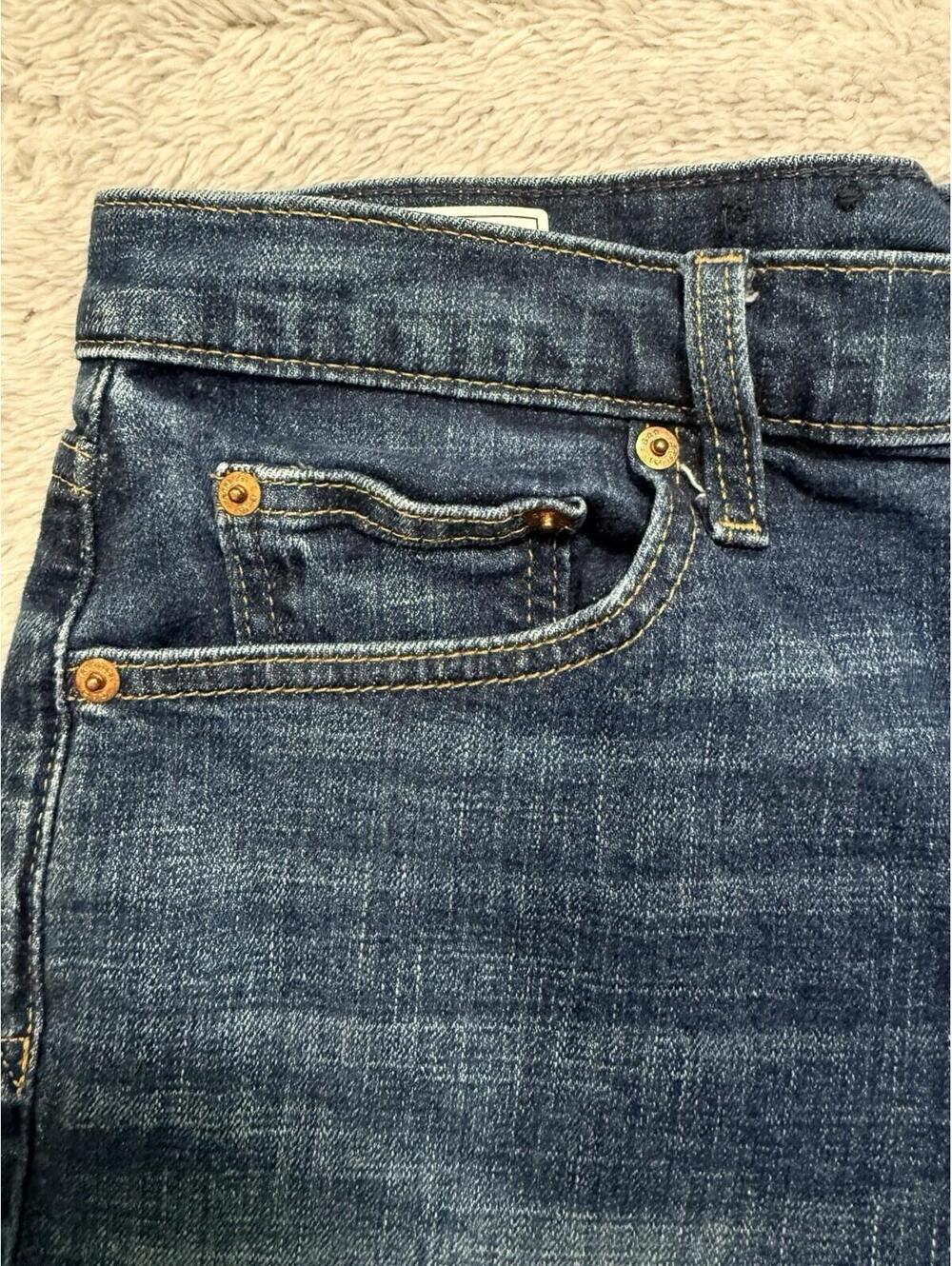 Gap Women's Mid-Rise 5" Denim Dark Wash Blue Shorts Size 6/28 - Picture 6 of 16